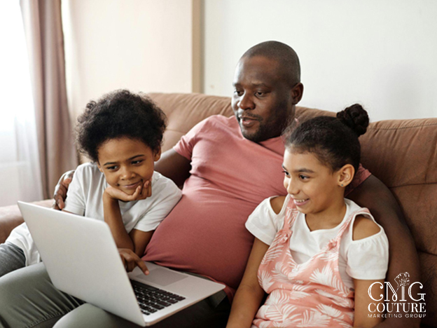 What Makes Streaming and Connected TV Ads Easier to Measure Than Traditional TV 2 Family viewing digital content